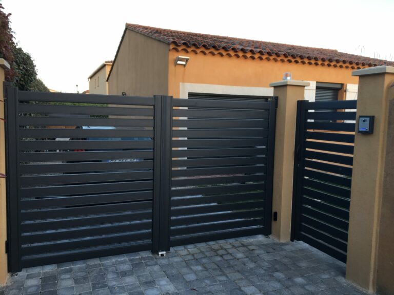 pergola-carport-store-banne-menuiserie-aluminium-pvc-portail-porte-de-garage-porte-entree (10)