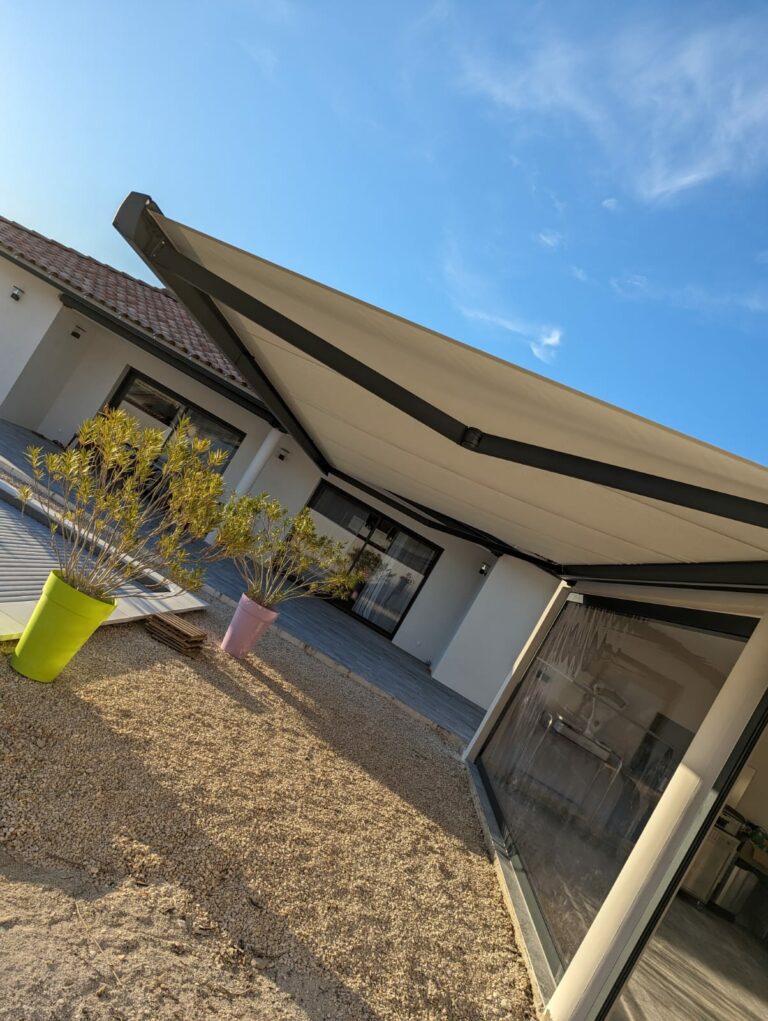 pergola-carport-store-banne-menuiserie-aluminium-pvc-portail-porte-de-garage-porte-entree (100)