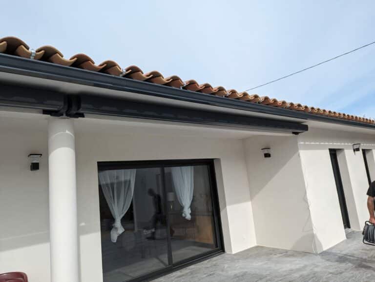 pergola-carport-store-banne-menuiserie-aluminium-pvc-portail-porte-de-garage-porte-entree (108)