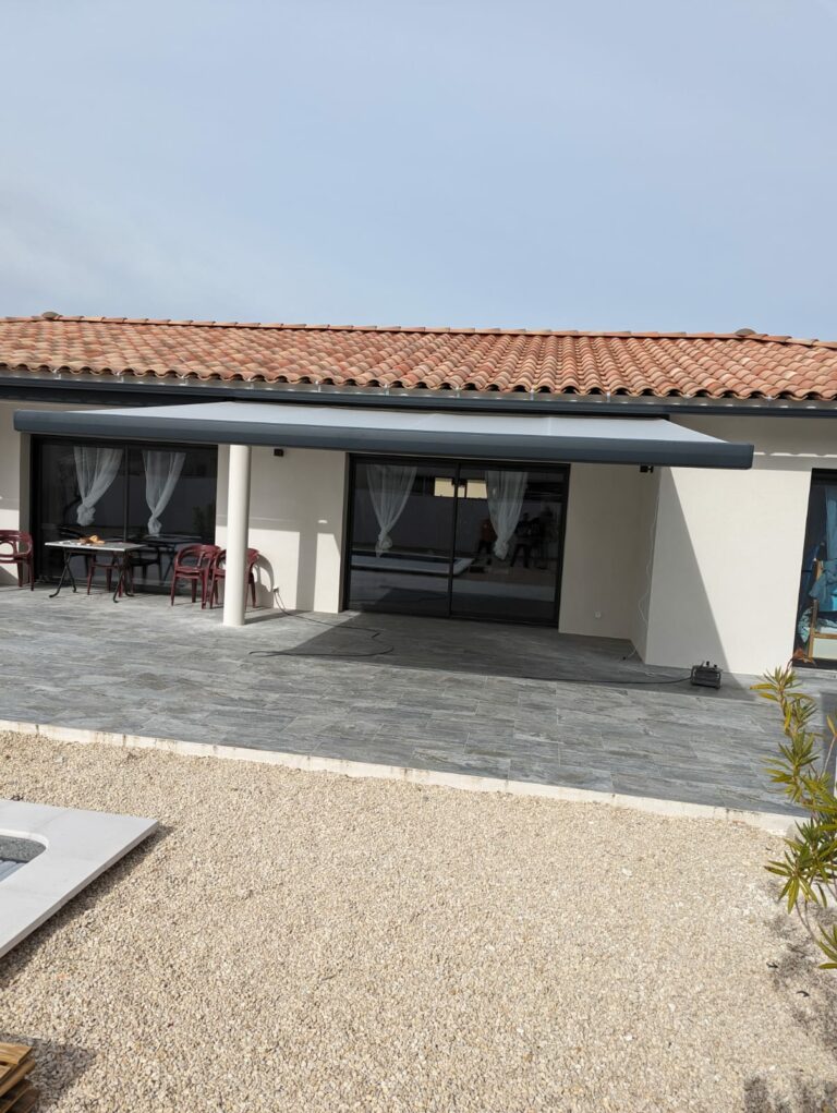 pergola-carport-store-banne-menuiserie-aluminium-pvc-portail-porte-de-garage-porte-entree (111)