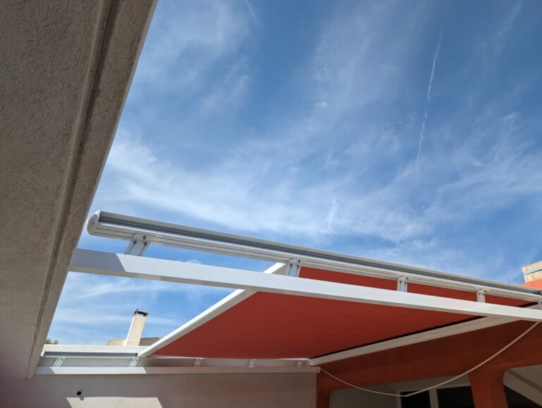 pergola-carport-store-banne-menuiserie-aluminium-pvc-portail-porte-de-garage-porte-entree (120)