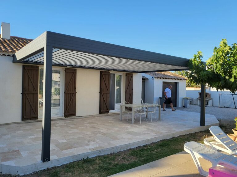 pergola-carport-store-banne-menuiserie-aluminium-pvc-portail-porte-de-garage-porte-entree (132)