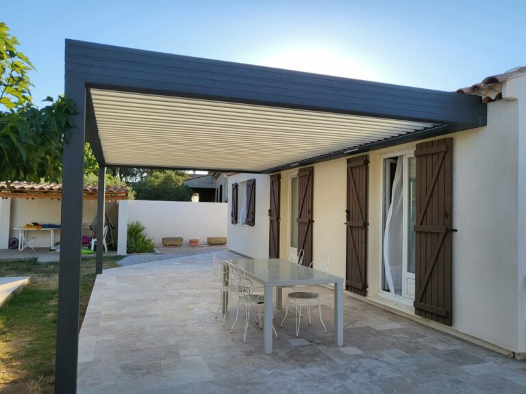 pergola-carport-store-banne-menuiserie-aluminium-pvc-portail-porte-de-garage-porte-entree (133)