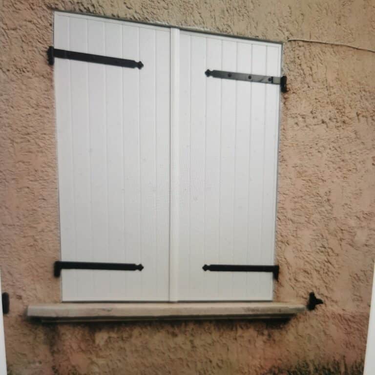 pergola-carport-store-banne-menuiserie-aluminium-pvc-portail-porte-de-garage-porte-entree (139)