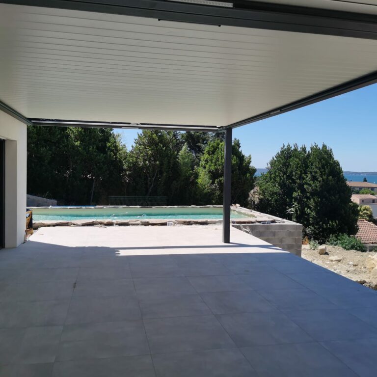 pergola-carport-store-banne-menuiserie-aluminium-pvc-portail-porte-de-garage-porte-entree (156)