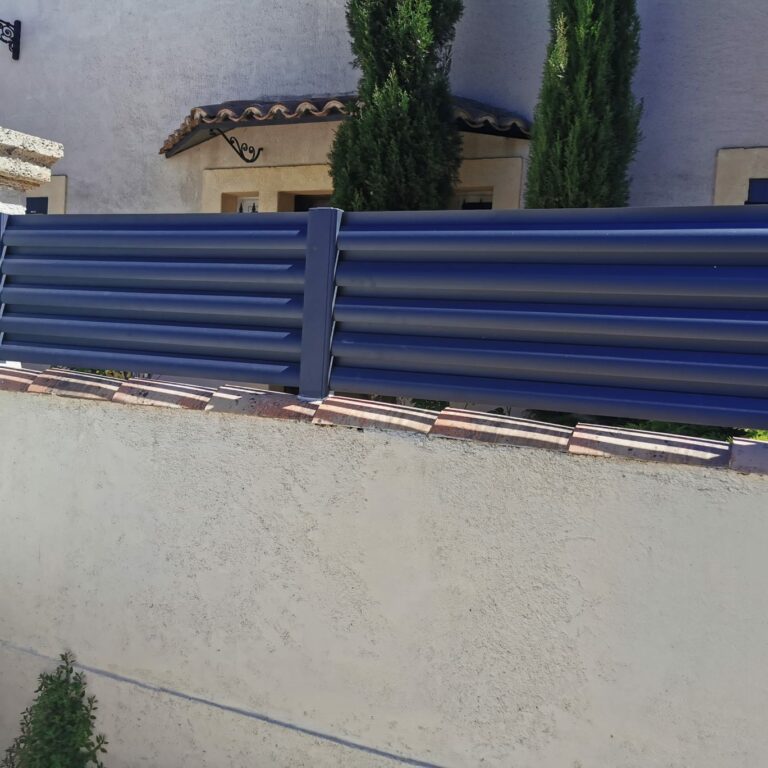 pergola-carport-store-banne-menuiserie-aluminium-pvc-portail-porte-de-garage-porte-entree (158)