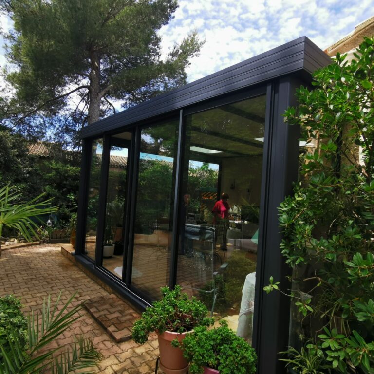 pergola-carport-store-banne-menuiserie-aluminium-pvc-portail-porte-de-garage-porte-entree (164)