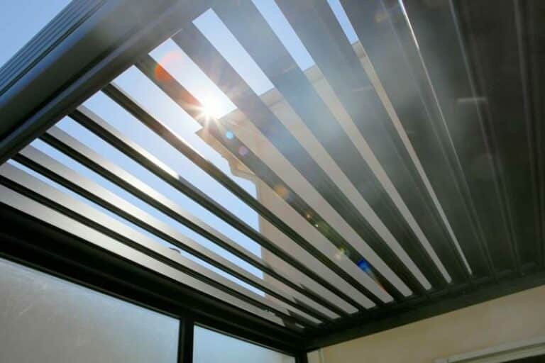 pergola-carport-store-banne-menuiserie-aluminium-pvc-portail-porte-de-garage-porte-entree (24)