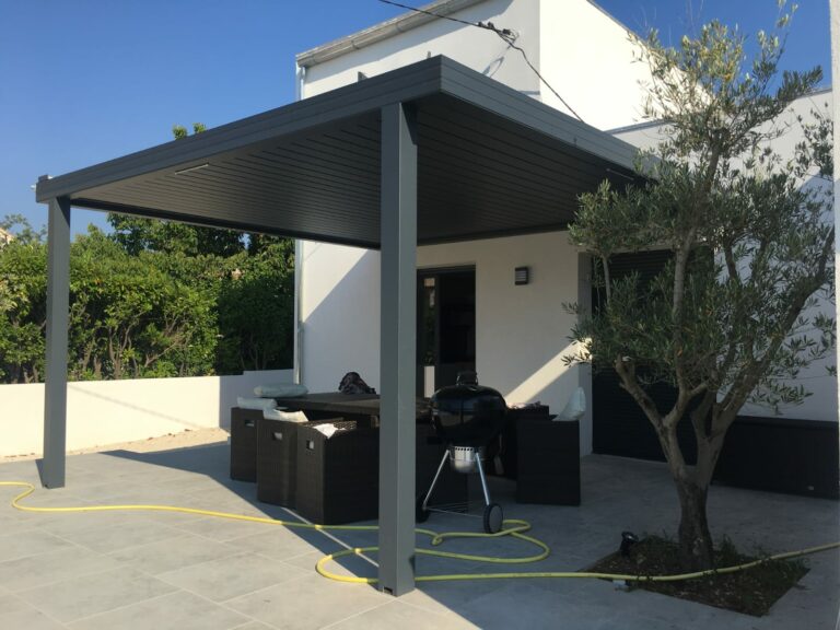 pergola-carport-store-banne-menuiserie-aluminium-pvc-portail-porte-de-garage-porte-entree (35)