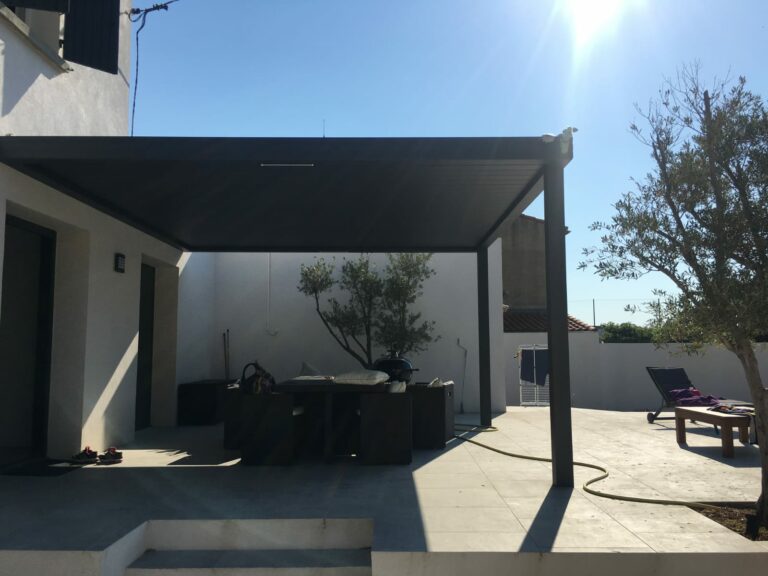 pergola-carport-store-banne-menuiserie-aluminium-pvc-portail-porte-de-garage-porte-entree (38)