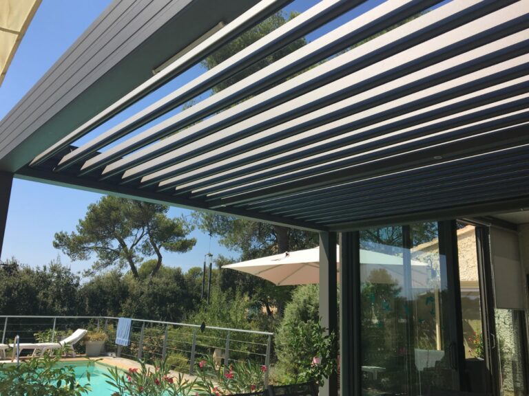 pergola-carport-store-banne-menuiserie-aluminium-pvc-portail-porte-de-garage-porte-entree (48)