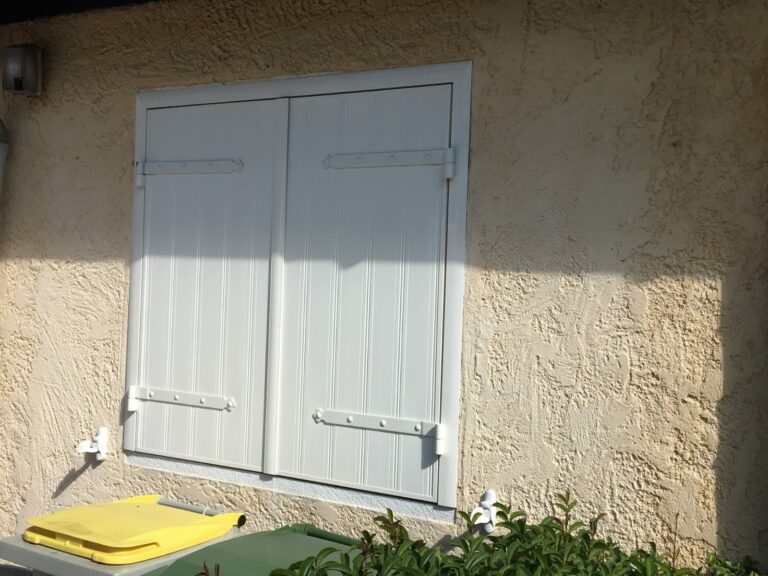 pergola-carport-store-banne-menuiserie-aluminium-pvc-portail-porte-de-garage-porte-entree (57)