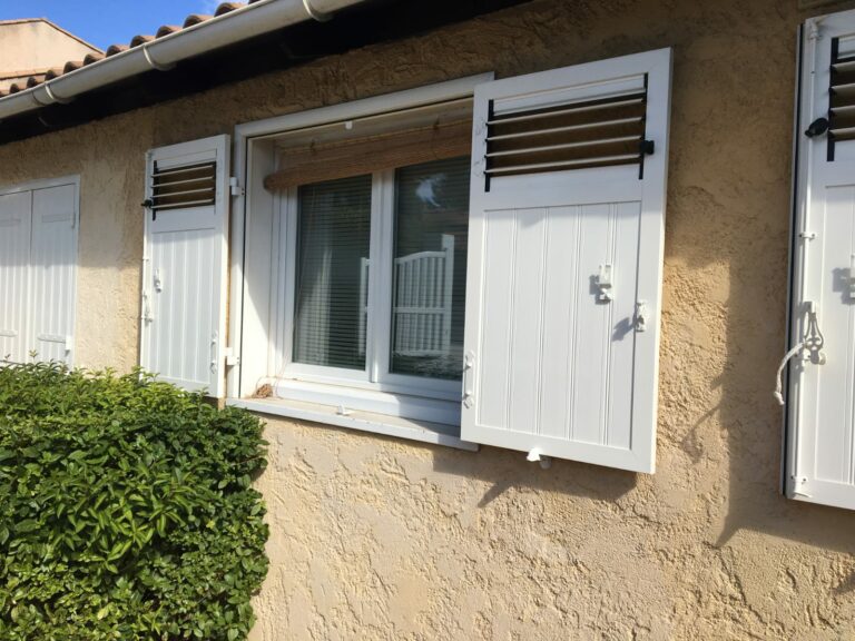 pergola-carport-store-banne-menuiserie-aluminium-pvc-portail-porte-de-garage-porte-entree (59)