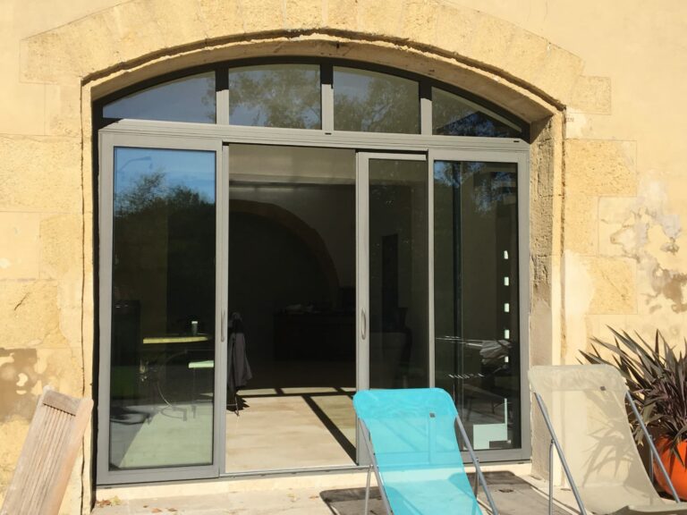 pergola-carport-store-banne-menuiserie-aluminium-pvc-portail-porte-de-garage-porte-entree (70)